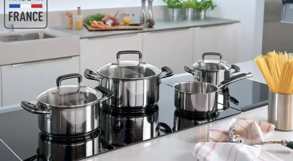 Ensemble de casseroles Made in France sur plaque vitrocéramique. Peut-on mettre n'importe quelle casserole sur une plaque vitrocéramique ? Ces modèles sont parfaits.